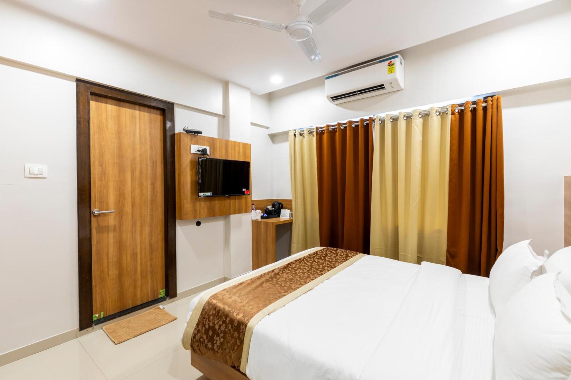 Hotel Embassy Park - Bkc Mumbai Luaran gambar