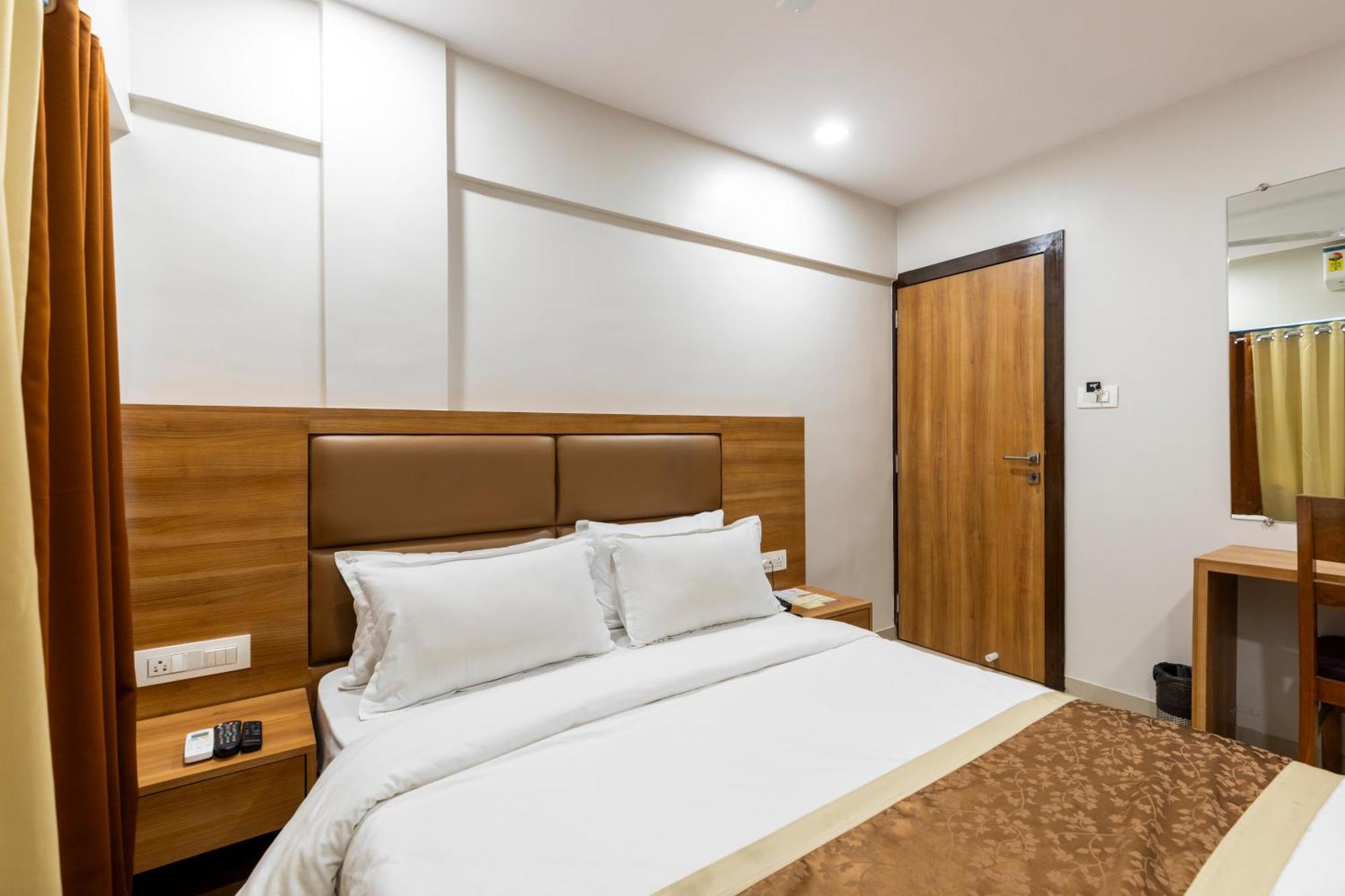 Hotel Embassy Park - Bkc Mumbai Luaran gambar