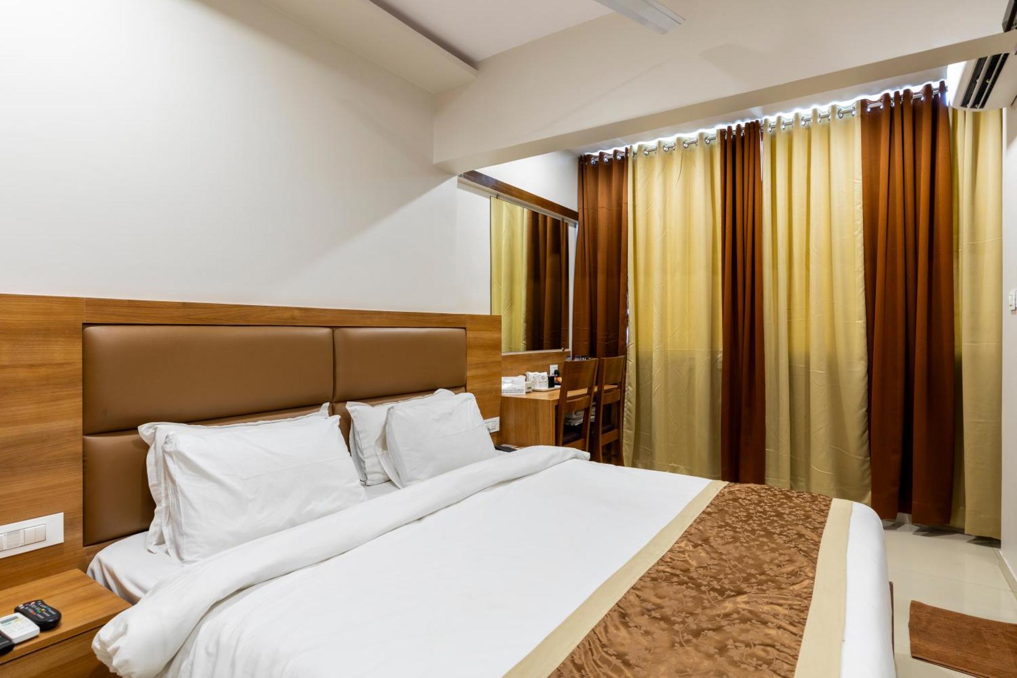Hotel Embassy Park - Bkc Mumbai Luaran gambar